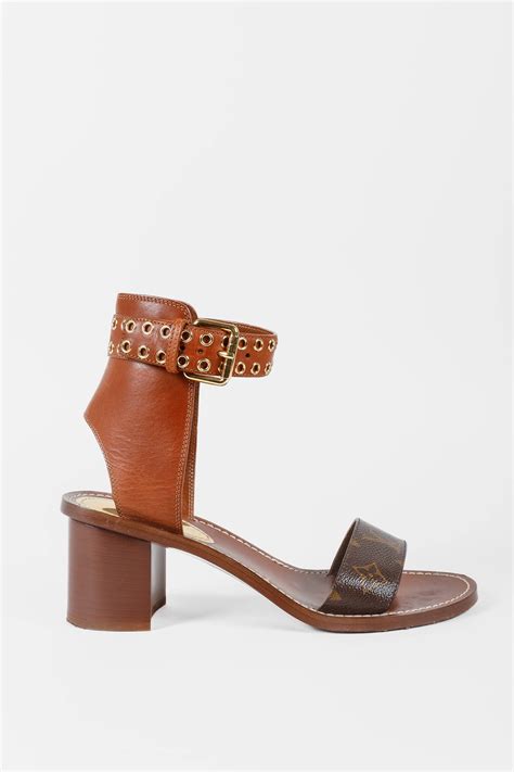 louis vuitton dames sandalen|Louis Vuitton passenger sandals.